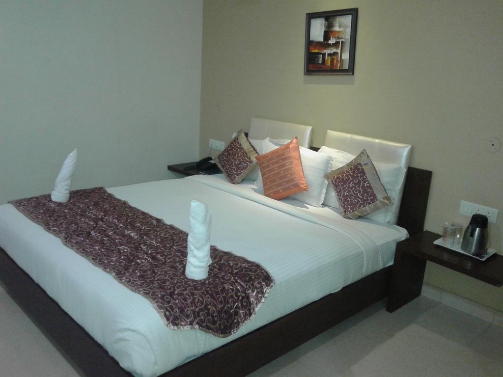 Hotel Simran Pride, Raipur Oda fotoğraf