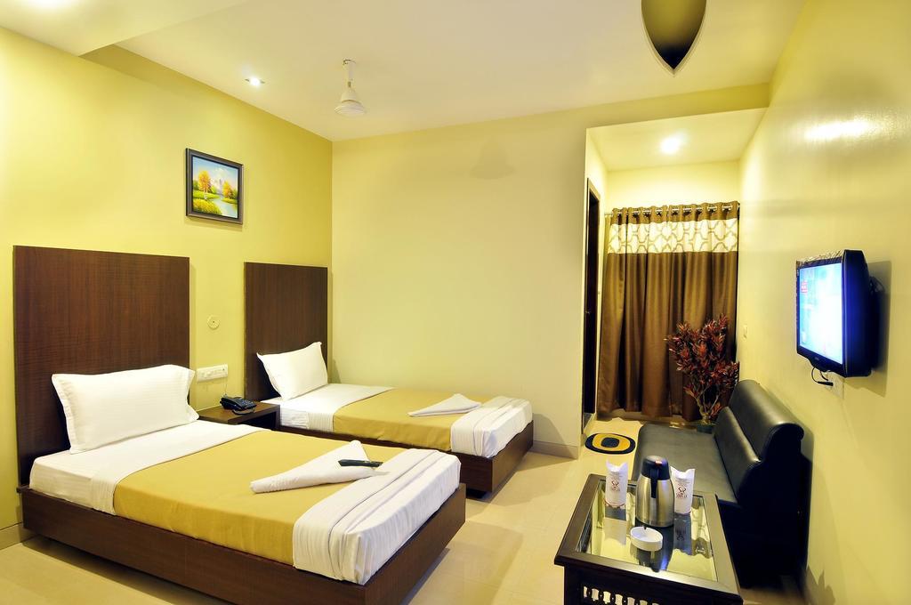 Hotel Simran Pride, Raipur Oda fotoğraf